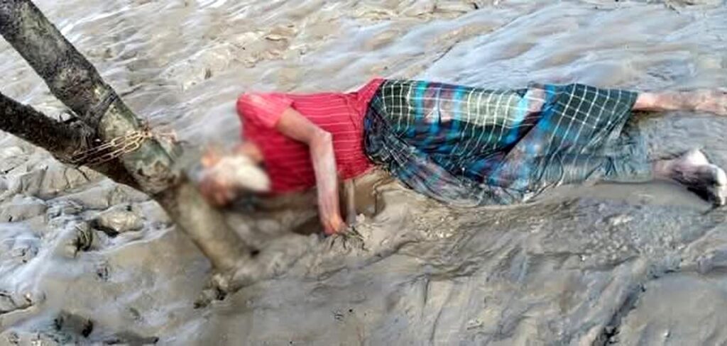 খুলনার কয়রায় গলায় শিকল বাঁধা অবস্থায় মরদেহ উদ্ধার 2 14 8