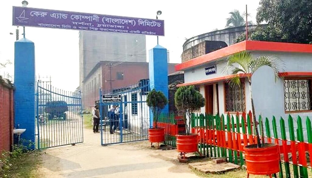 অনুমতি ছাড়াই প্লাটিক বোতলে অ্যালকোহল বাজারজাত হচ্ছে 10 2 16