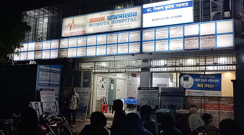চাঁপাইনবাবগঞ্জে হাসপাতাল থেকে ওয়ার্ড বয়ের ঝুলন্ত মরদেহ উদ্ধার 9 3 5