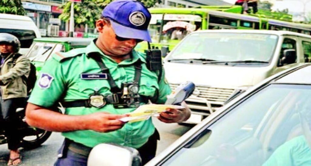 ট্রাফিক আইন লঙ্ঘনে রাজধানীতে ২১৮৫ টি মামলা 7 4