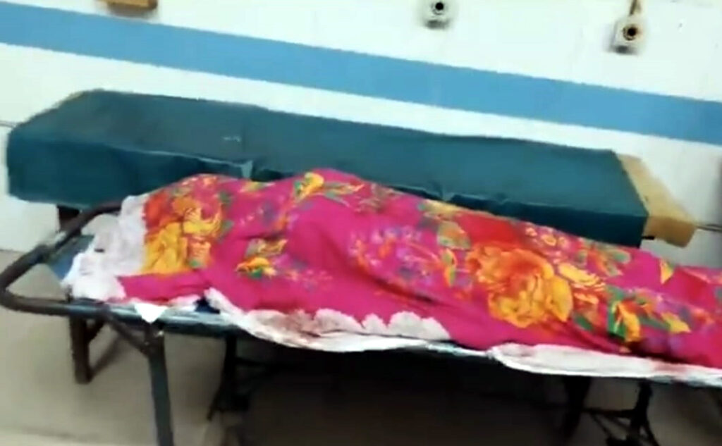 খুলনায় ইজিবাইকের ধাক্কায় ব্যাংকের কর্মকর্তা নিহত 1 44