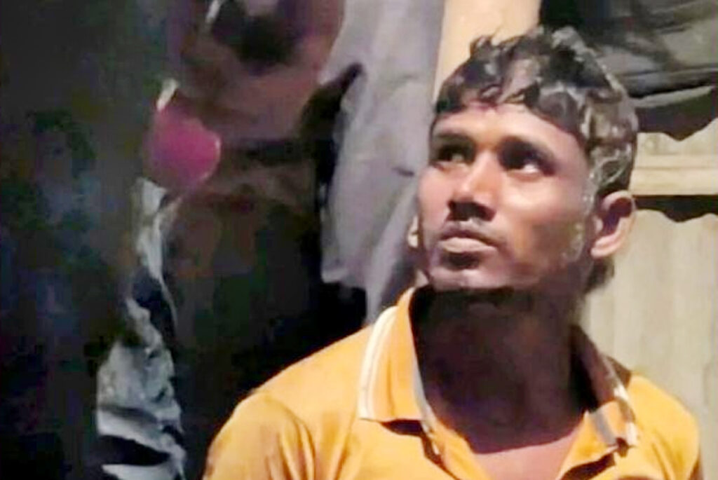 ময়মনসিংহে ঘরের মেঝে খুঁড়ে শিশুর মরদেহ উদ্ধার, বাবা আটক 8 6 11