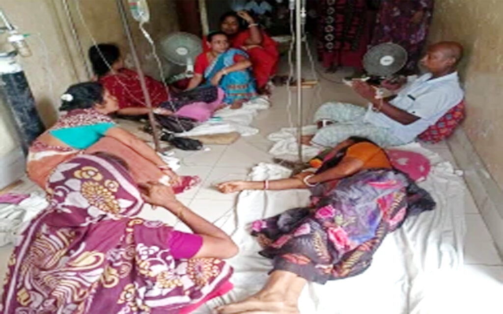 সাতক্ষীরায় চেতনানাশক স্প্রে করে দুই বাড়িতে চুরি, হাসপাতালে ভর্তি ৬ 5 5 1